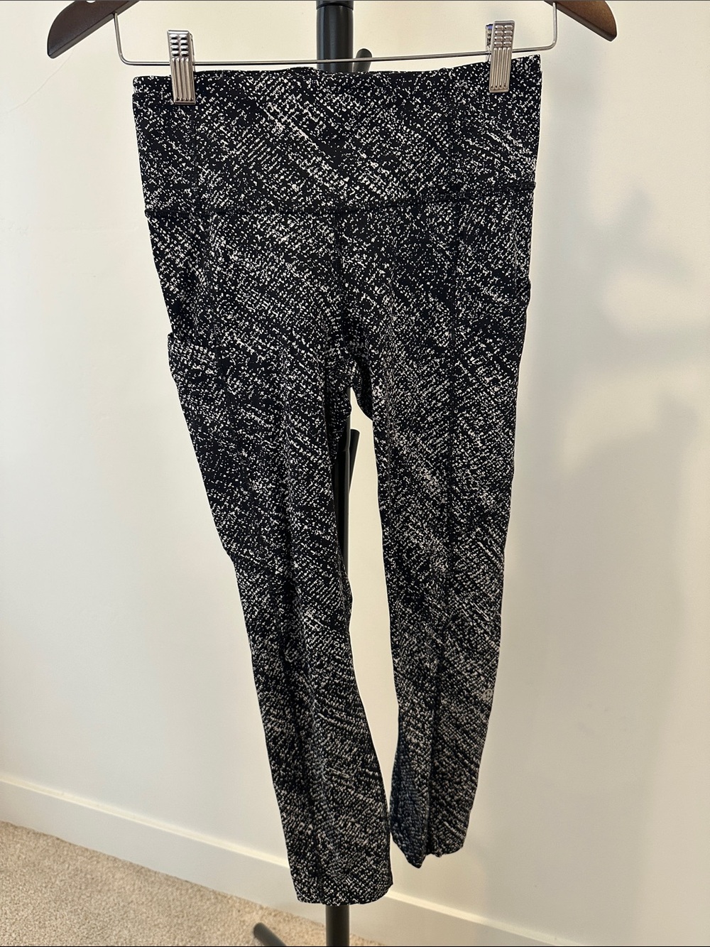 Black & White Patterned Women's Leggings